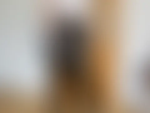 Halt mir deinen A***h her Sklave😈 Deine Herrin trägt Lederleggings mit Lederoverknees und dazu einen geilen Strapon😏🔥 Hold your ass here, slave 😈 Your mistress is wearing leather leggings with l