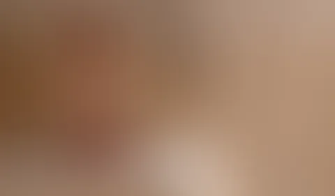 Ich habe schon sehr oft davon gehört, dass der Duschstrahl einen richtig geilen Orgasmus bringt. Und da ich mittlerweile ja echt super viel neues probiert habe, wollte ich auch das unbedingt probieren