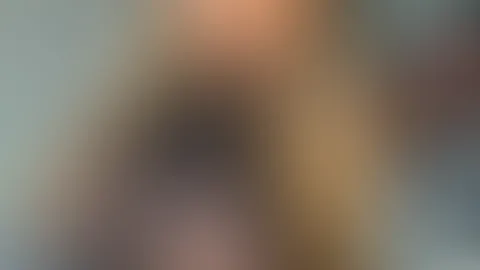 Du darfst mich ruhig hübsch nennen, ich verspreche, ich werde nicht eingebildet. 🤭💋