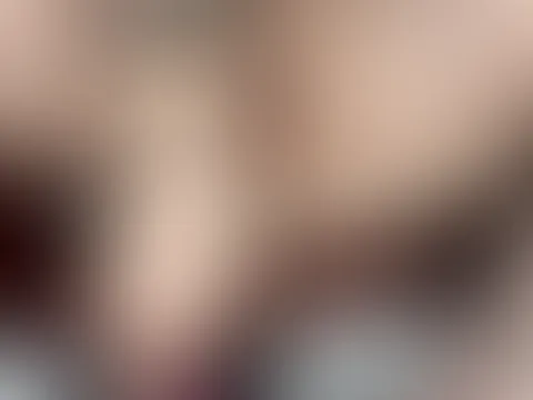 Na wie wäre es wenn ich deinen geilen S*****z so reiten würde ?? 🔥