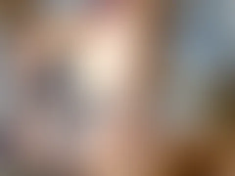 Ein geiler A***h kann auch entzücken..Welches Bild gefällt besser?