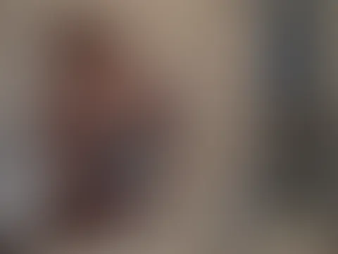 Sei mal ehrlich, denkst du es ist eine gute Idee mit einem a**l Plug in die Arbeit zu gehen?