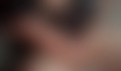 Mega geiler Dreier: Er f**kt mich während ich noch in seiner Freundin stecke!