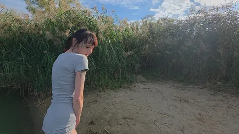 1 minute of slow-motion golden showers 💦😈🥵