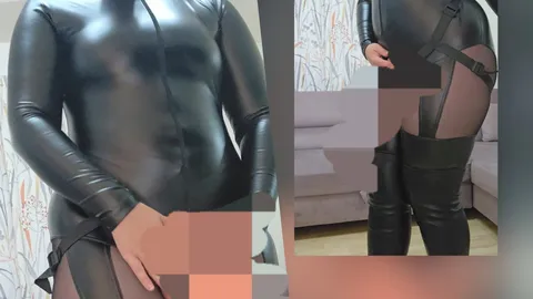 30cm Strapon präsentieren!!!😈😈🍆
