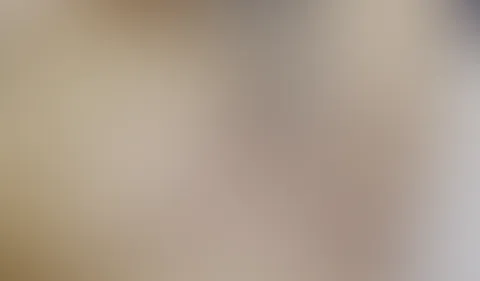 Frech 🤭 Versaut & Nass 💦 Das erwartet dich in diesem kleinen Filmchen 😏 Schau wie ich mich anfasse & streichel, während mein slip immer nasser wird... 💦