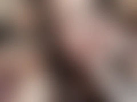 Wie war dein Montag? Mein Tag war fast komplett im Bett… Beine breit und nicht rausgekommen 😌 Ich bin schon klatschnass und der Abend hat gerade erst begonnen.