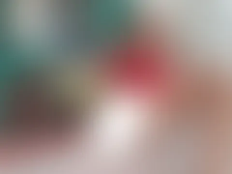 STIEFSCHWESTER BEIM MASTRUBIEREN ERWISCHT!!!