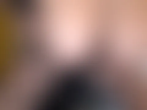 Dirtytalk Dildof**k und ein geiler Orgasmus auf dem Stuhl