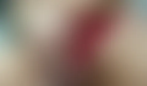 Richtig geil an der M****i spielen.