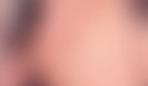 Ich besorge es mir so richtig mit meinem Saugnapf-Dildo!