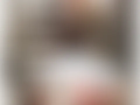 Tiefer Blowjob im Schulmädchen Outfit 🥵
