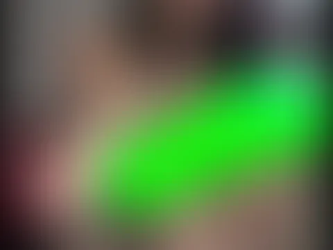 Vom Laserschwert-Dildo gef**kt bis ich tropfe!