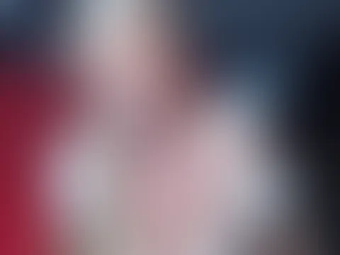 Ich wollte nur kurz probieren...jetzt hab ich´s im Gesicht.🤗 Ja wenn du es mit Leidenschaft machst, endet es manchmal im Gesicht und auf den Titten😉 Sehen wir uns... bin heute Abend von 18 bis 20