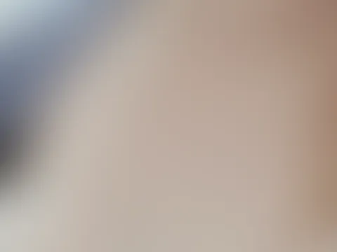 Das könnte deine geile Sahne sein die ich von deinem prallen geilen grossen dicken Glied ablecke. Die mir zwischen den brüsten entlang läuft. Oh es gibt so vieles das ich mit dir und deinem s*****z an