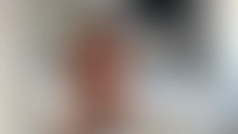 Dunkelrot auf meine Haut.