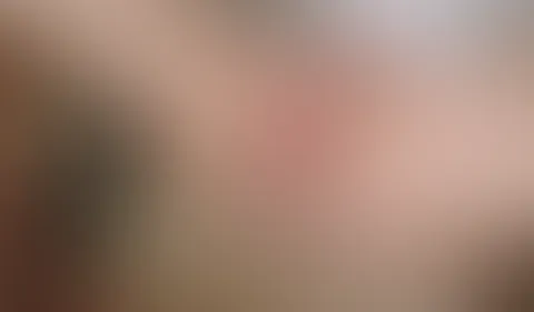 Plug und F**kmaschine. Inklusive Orgasmus!