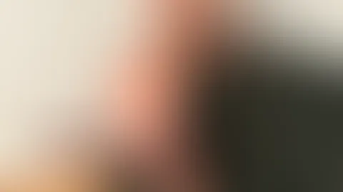 Underboobs-Bh, halterlose Nylons. Was braucht es noch um dich zu verführen?
