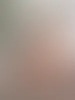 Würdest du an der Masche gern ziehen? 😉 Manche Details sind absichtlich so gebunden, dass sie nur darauf warten, entdeckt zu werden. 🔥 Aber Vorsicht… manchmal lösen sich damit mehr als nur Schleife