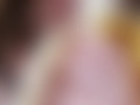 Ich habe mit meiner Banane noch ein bisschen gespielt bevor ich sie gegessen habe.🤤 Soll ich mir dir ein wenig spielen?😉