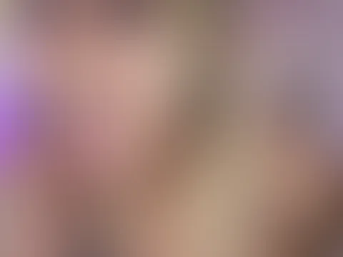 Da steht etwas, das da eigentlich nicht stehen sollte... 👀 Und ich hab so viele Fragen. Komm rein, vielleicht finden wir die Antworten 😌✨