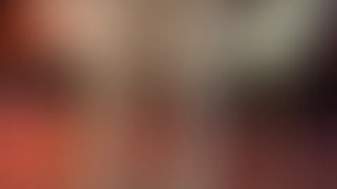 Du schrubbst den Boden direkt vor meinen Füßen, völlig unterwürfig, für mich völlig unsichtbar.