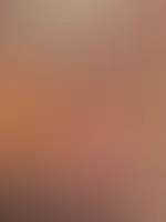 Begleite mich in meiner Küche, wo Dessous fallen und Verführung jede Ecke erfüllt. Schritt für Schritt steigert sich die Lust- und du bist live dabei