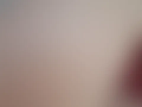 Da war ich wohl wieder unartig 😜 willst du es ganz sehen, mich stöhnen hören und wie es schmatzt 🥵? Dann komm zu mir 😈
