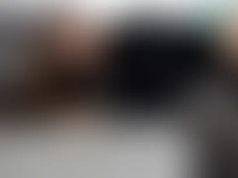 Sinnlicher Striptease und erotische Einblicke in meine Selbstbefriedigung