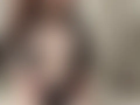 Hier im Feed gibt's wie immer auch was Heißeres  ❤️‍🔥