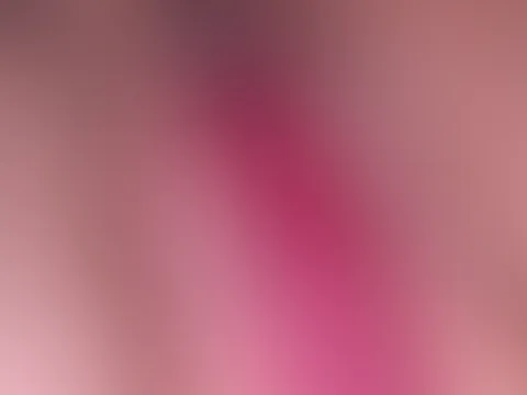 Mhh Guck wie der Saft aus meiner P***y lĂ€uft mit dem Spielzeug zwischen den Lippen đŠ