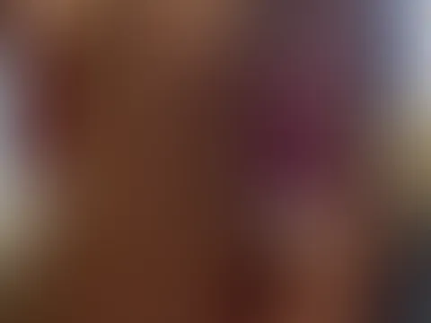 Ich reite meinen Dildo auf dem Bett