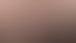 Gemütlicher Fernsehabend - aber wo hat sich die Fernbedienung nur versteckt?