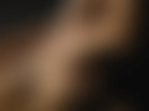 Hey Süßer, hier mal ein paar Bilder bei welchen du meinen Körper direkt und ohne verstecke ins Detail untersuchen kannst.  Deine Yassi