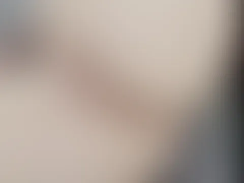 Plug Spielerei und Saugnapf Dildo gef**kt 😈🔥