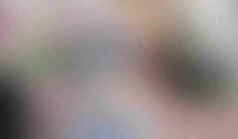 Hey mein Lieber,  Ich hatte mal wieder echt lust etwas zu reiten und ich war echt super nass. Also dachte ich mir, ich nehme mir meinen Dildo und hihi mache es mir und du sollst auch was Geiles davon 