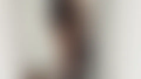 In zarten Strümpfen und bereit für dich auf dem Bett! Ich liebe es 🔥