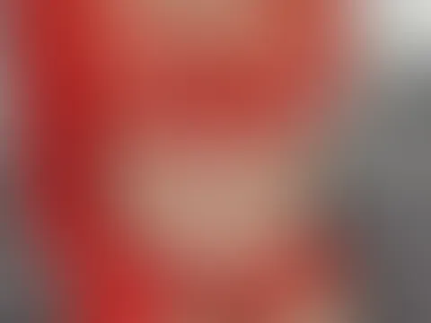Steht mir rot? Oder lieber ganz nackt?😈