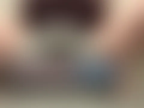 Habe es einfach auf dem Fußboden durch die Leggings laufen lassen & es mir in der Sauerei besorgt