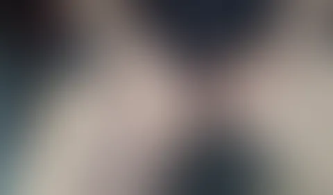 Shoppen im Einkaufszentrum mit großem Dildo und Orgasmus!