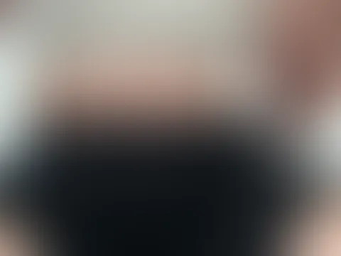 Würdest du meine Titten auch gerne massieren?
