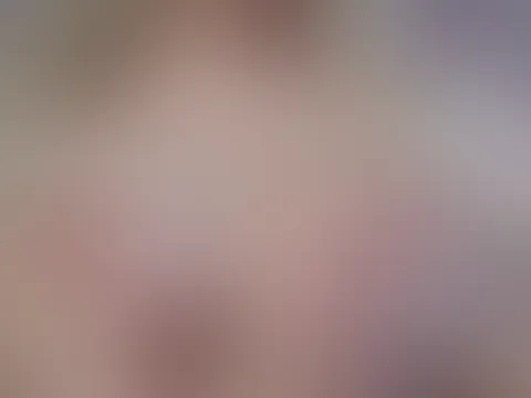 2min Spucke Spielchen Baby!💦😍💥 Bin ganz nahe vor der Cam mit meinen nackten Titten🍒 stell dir vor ich bin direkt vor dir schatz!🥵 Ich spucke mir mehrmals geil auf die Titten💦 verreibe alles an