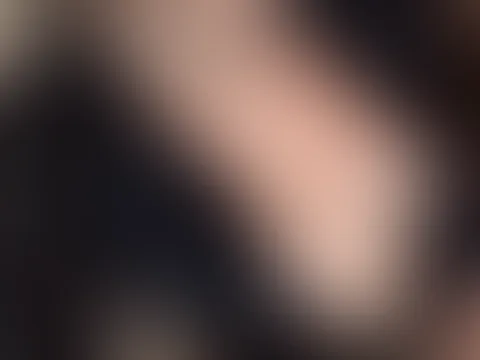 Süsser magst du mich mal ausziehen oder lieber lasse ich das an?