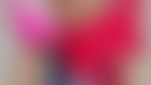 Bist du bereit, Spitze an deinen Eiern zu spüren und ein braves Mädchen für mich zu sein? 😈