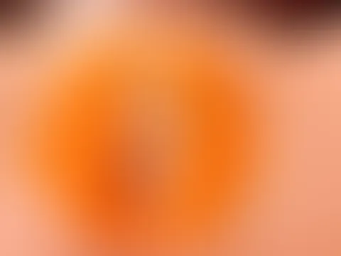 Drawing a Juicy Orange on My P***y... đ