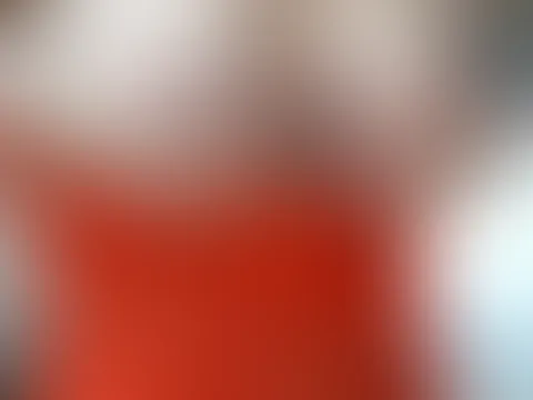 Vorschau meines neuen Solo-Videos 🔥 15 Minuten dreckig, nass und laut 🥵 Nur in roten Strümpfen geblieben… hab mit allen Löchern gespielt, F****r und Toys tief in meiner F***e, bin wie verrückt getro