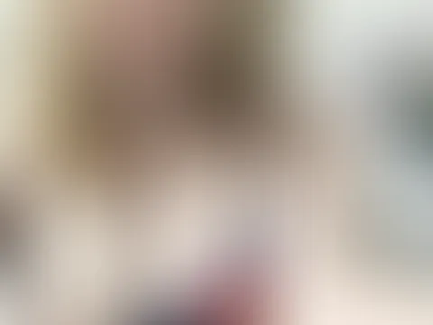Milf zeigt ihre brust