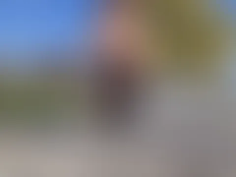 Möchtest mir wohl zwischen die Beine Schauen