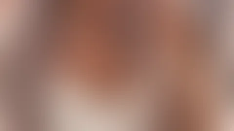 Ich kann nicht glauben, wie geil mein Ausschnitt im Spiegel aussieht