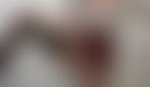 Brave Schulmädchen hart mit Dildo gef**kt
